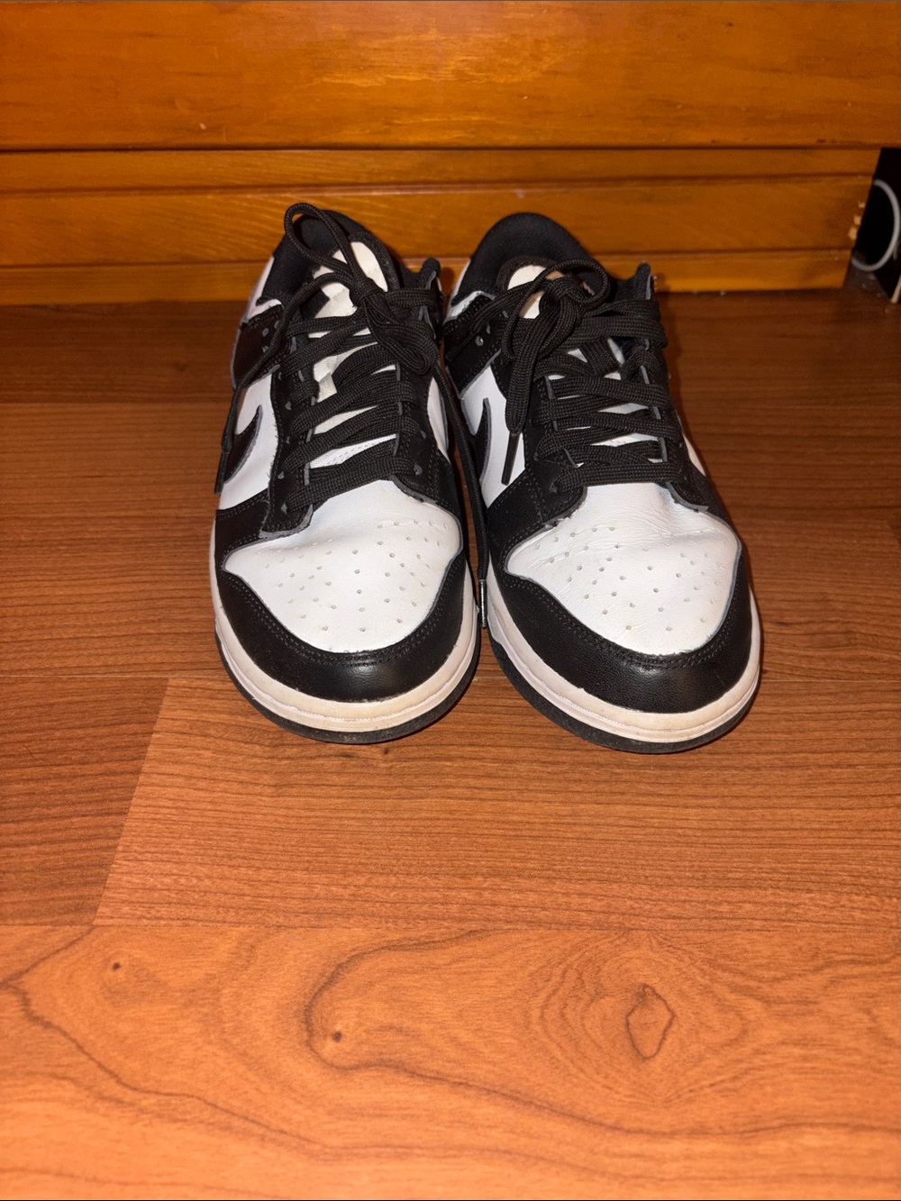 Nike Women Black and White Classic Low-Top Sneakers